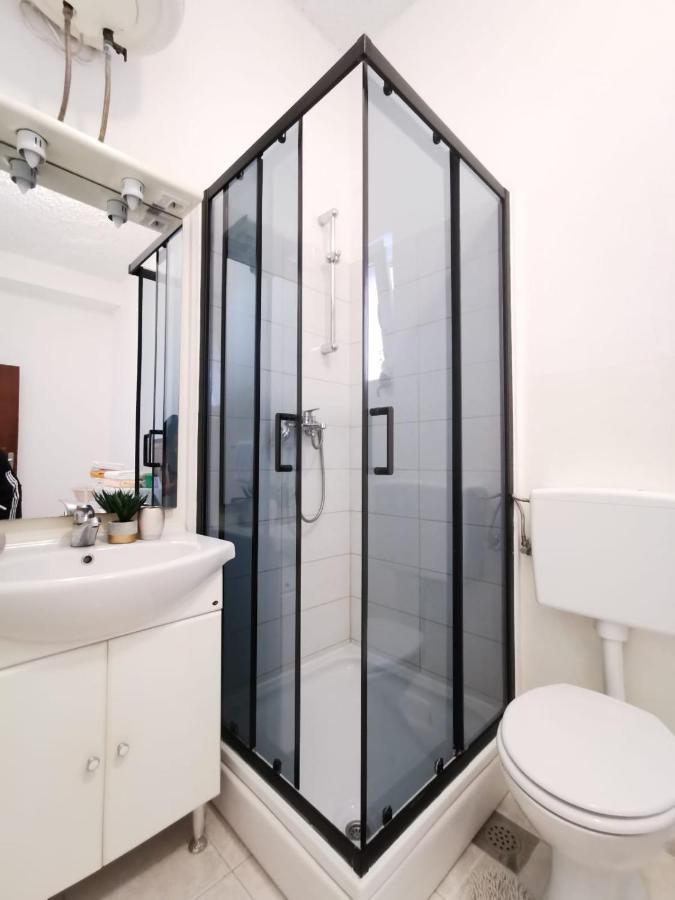 Priska Apartment Каштела Экстерьер фото