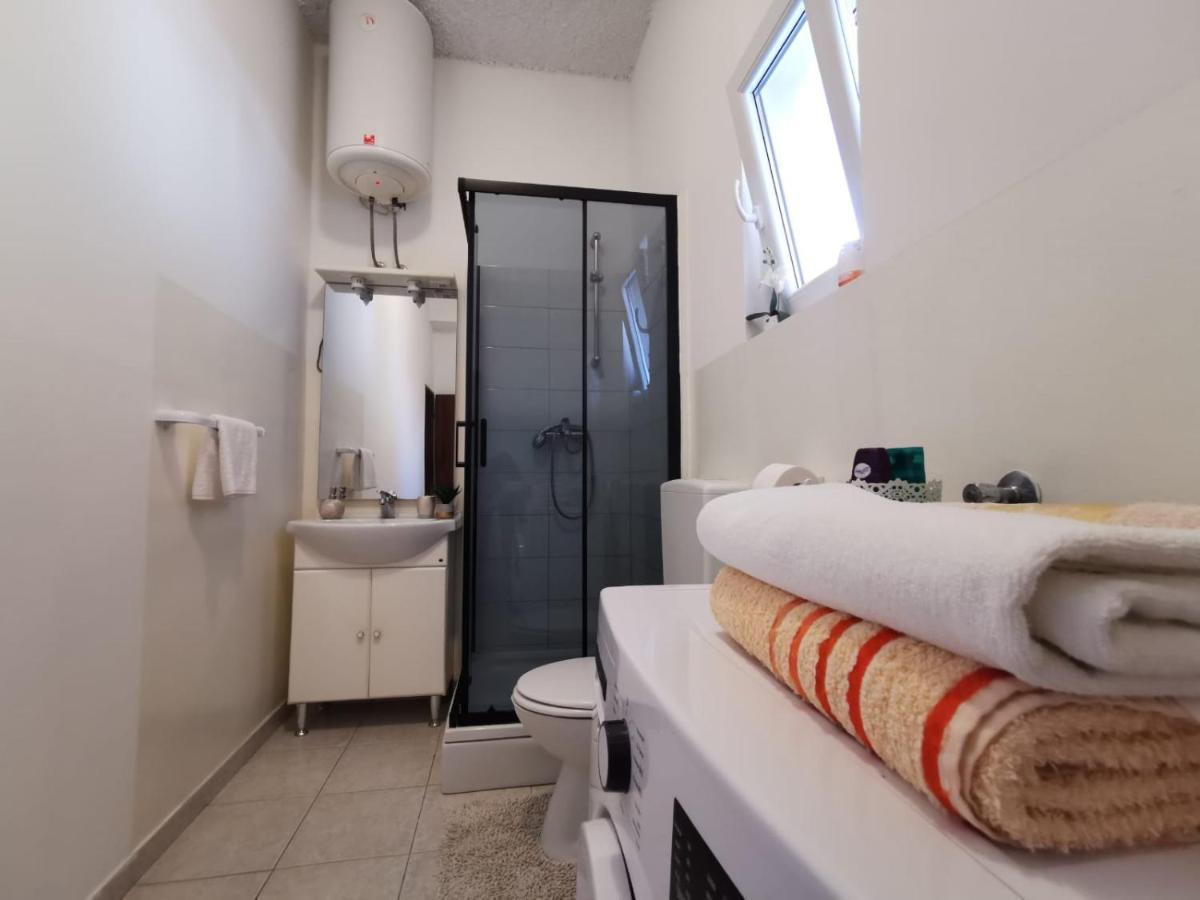 Priska Apartment Каштела Экстерьер фото
