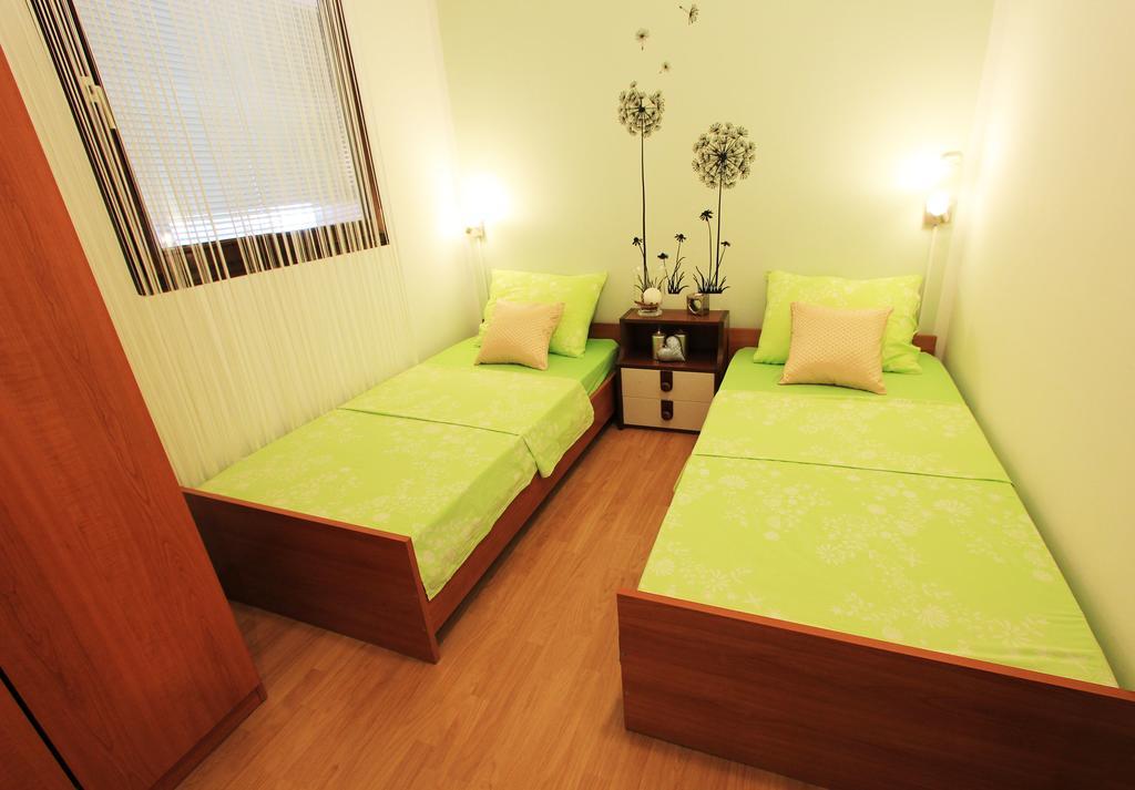 Priska Apartment Каштела Экстерьер фото